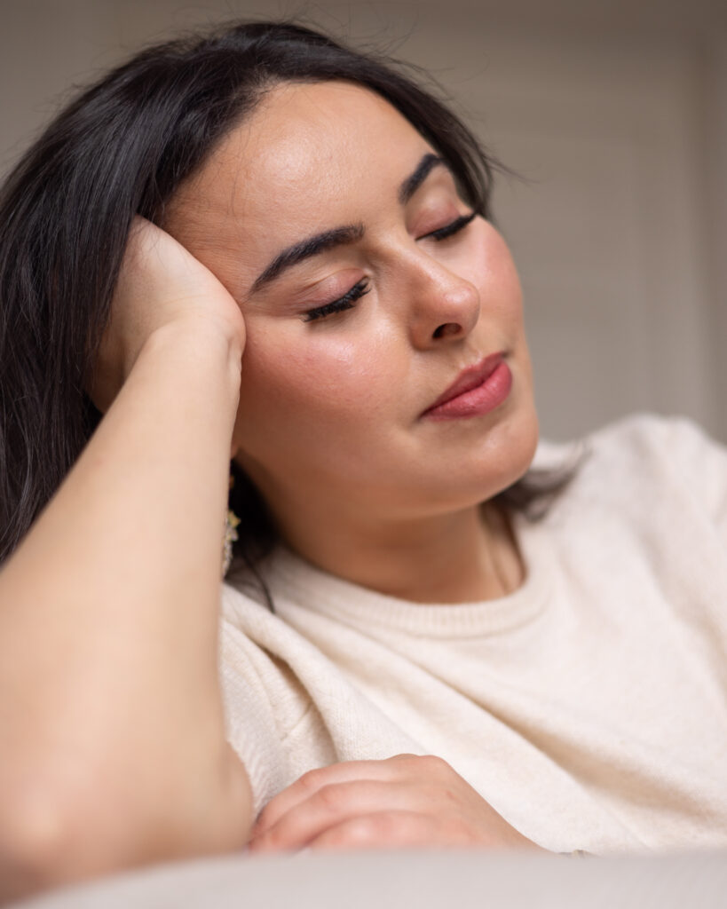 Portret van Maryam, innerlijk kind therapeut in Amsterdam